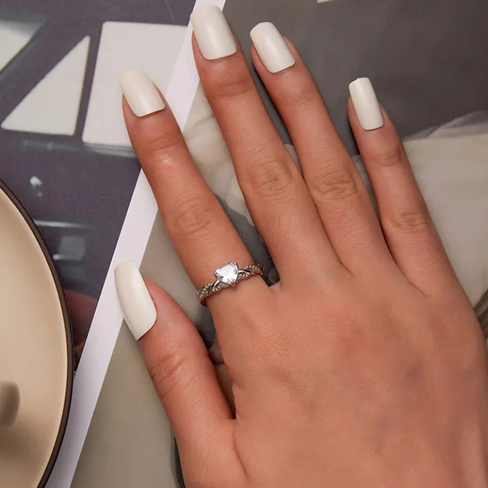 Anello zircone cuore
