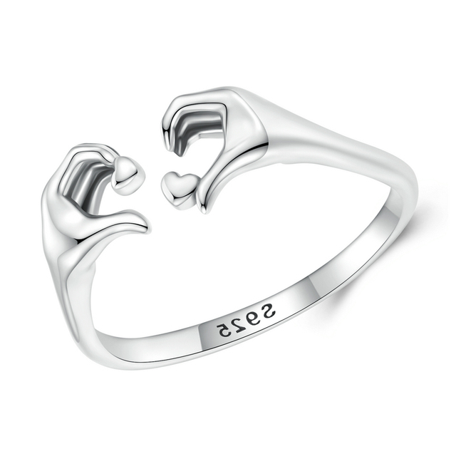 Anello mani che formano cuore