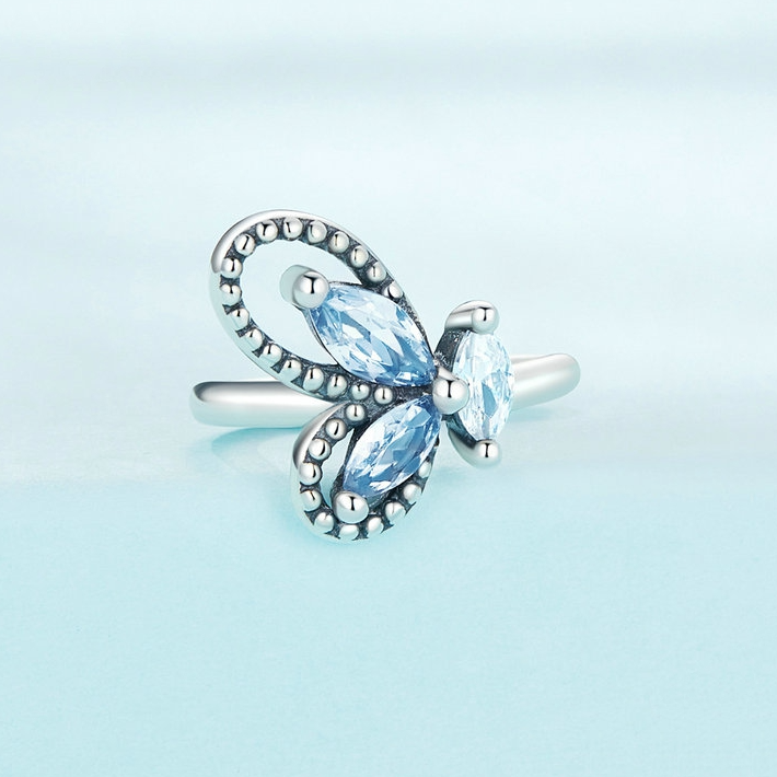 Ear Cuff Farfalla <titolo_esteso><span>Argento 925 placcato oro bianco con zirconi azzurri e bianco</span></titolo_esteso> - immagine 3