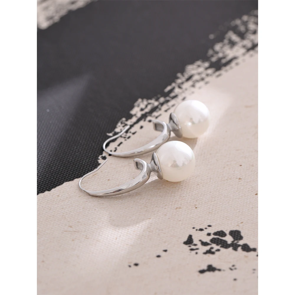 Orecchini a Cerchio Adelemoon - Perle Luminose di Stile - immagine 4