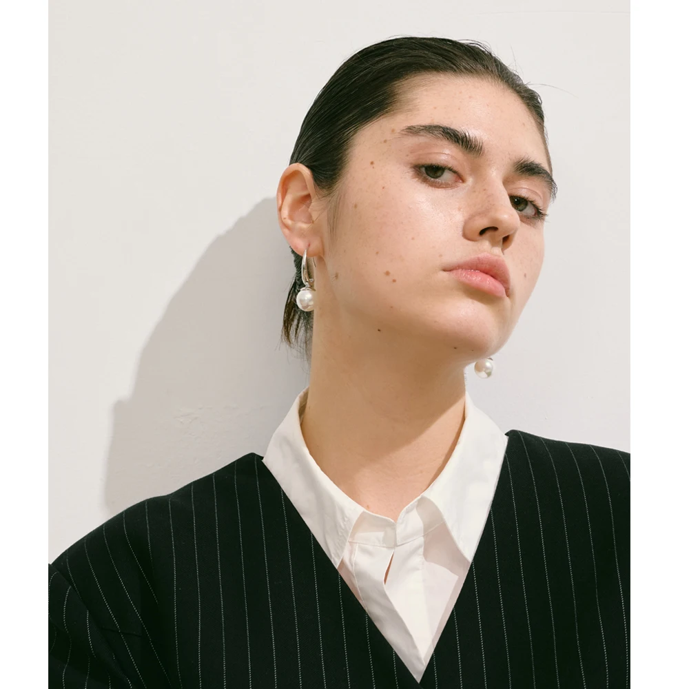 Orecchini a Cerchio Adelemoon - Perle Luminose di Stile - immagine 3